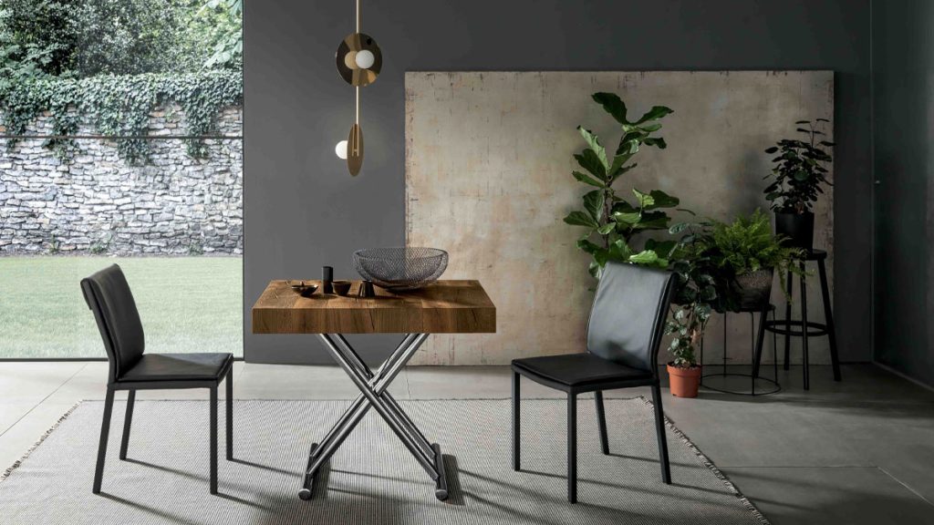 Polyvalent et raffiné : Table basse transformable en table à manger