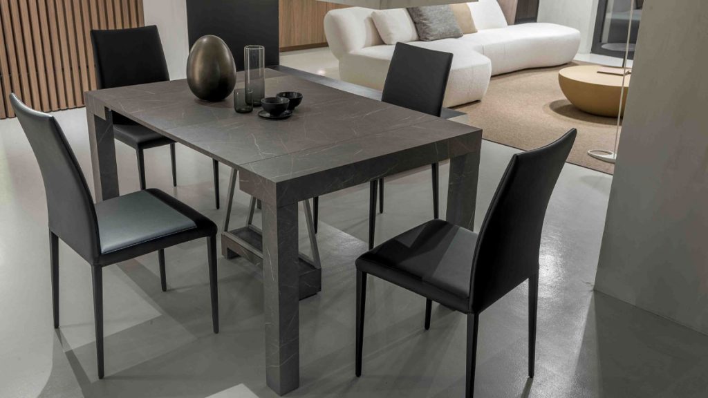 Elegance and Functionality: Extendable Console for Your Space