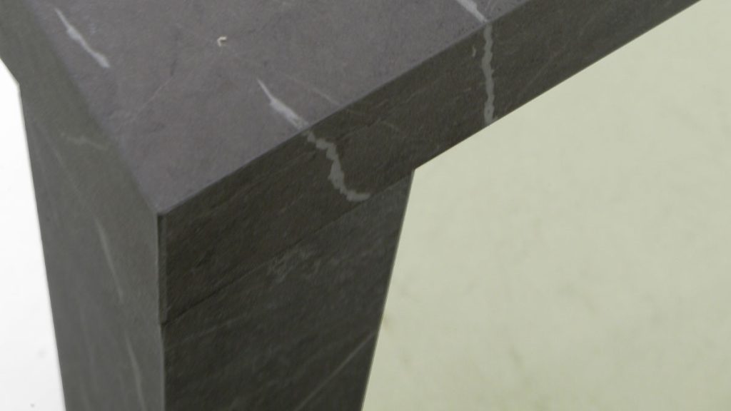 Elegance and Functionality: Extendable Console for Your Space