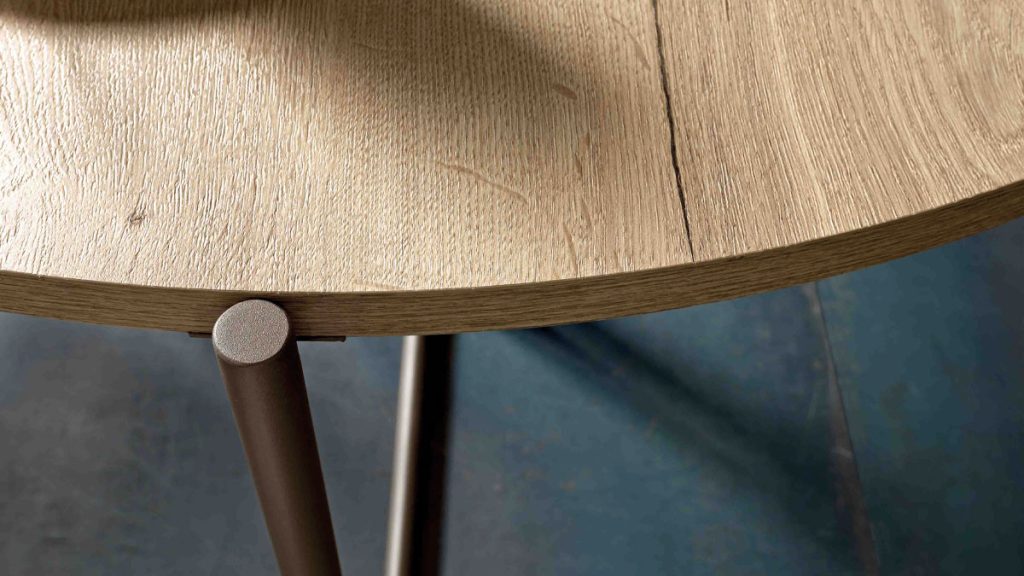 Versatile e Raffinato: Tavolino Trasformabile in Tavolo da Pranzo